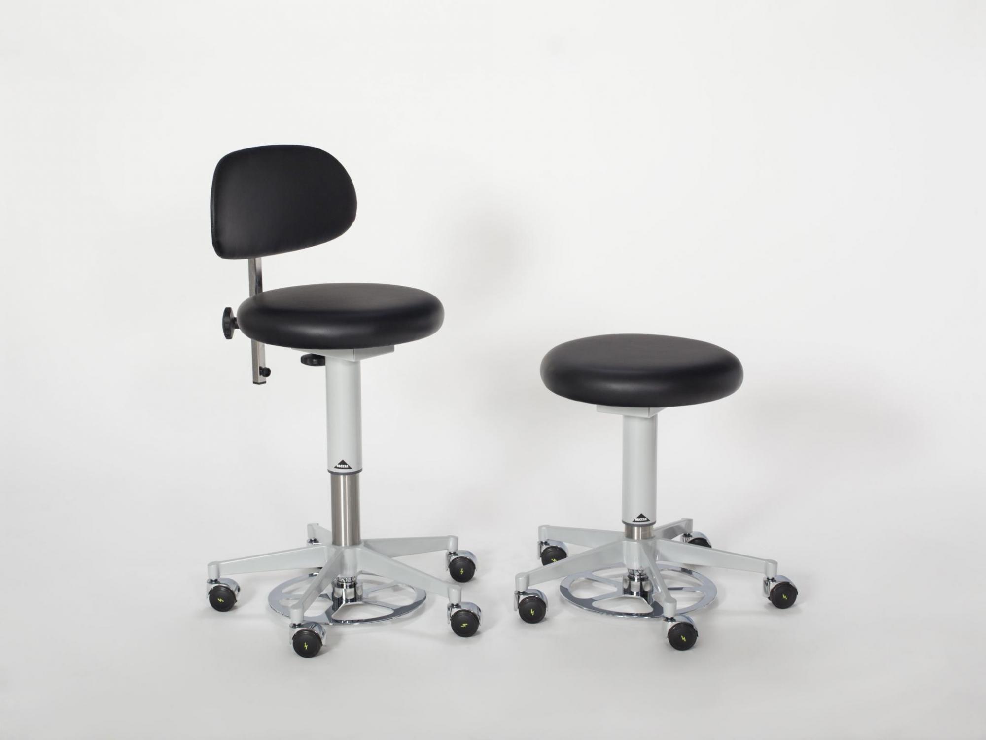 140070-140072-Fahrdrehstuhl-Gruppe-RAL-9006-_MG_6095 OP-Fahrdrehstuhl mit Fußbedienung