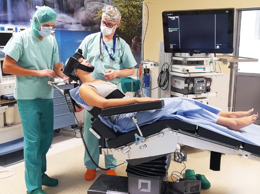 Rückenplatte für Schulteroperationen mit Helm Rückenplatte für Schulteroperationen mit Helm