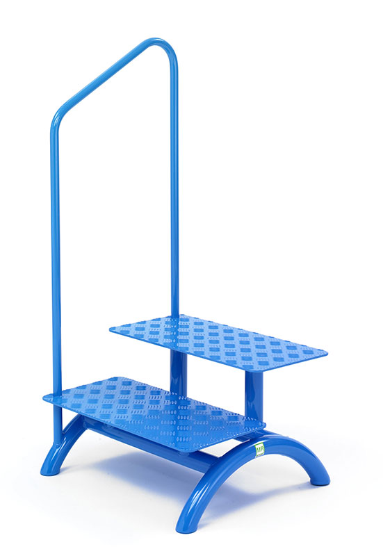 MRT Auftritt mit Geländer MRT Auftritt mit Geländer